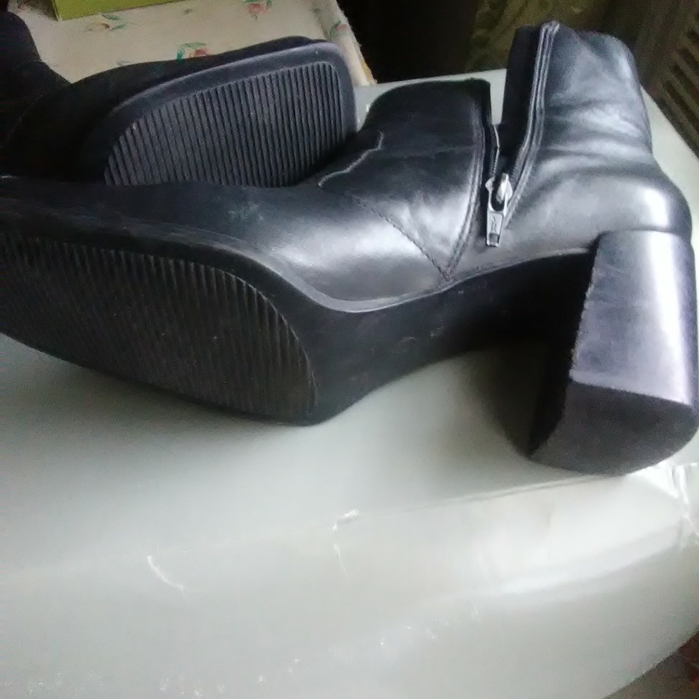 Boots - Picture 3 of 4